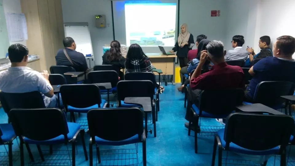 news_start_training_desunceil_02.jpg