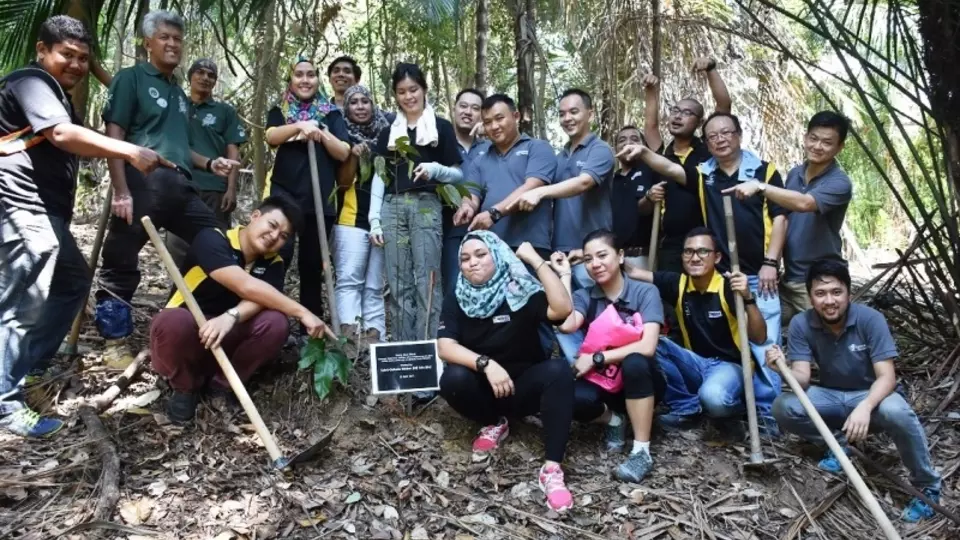 news_tree_planting_06.jpg