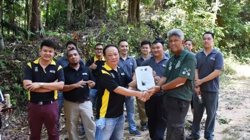 news_tree_planting_07.jpg